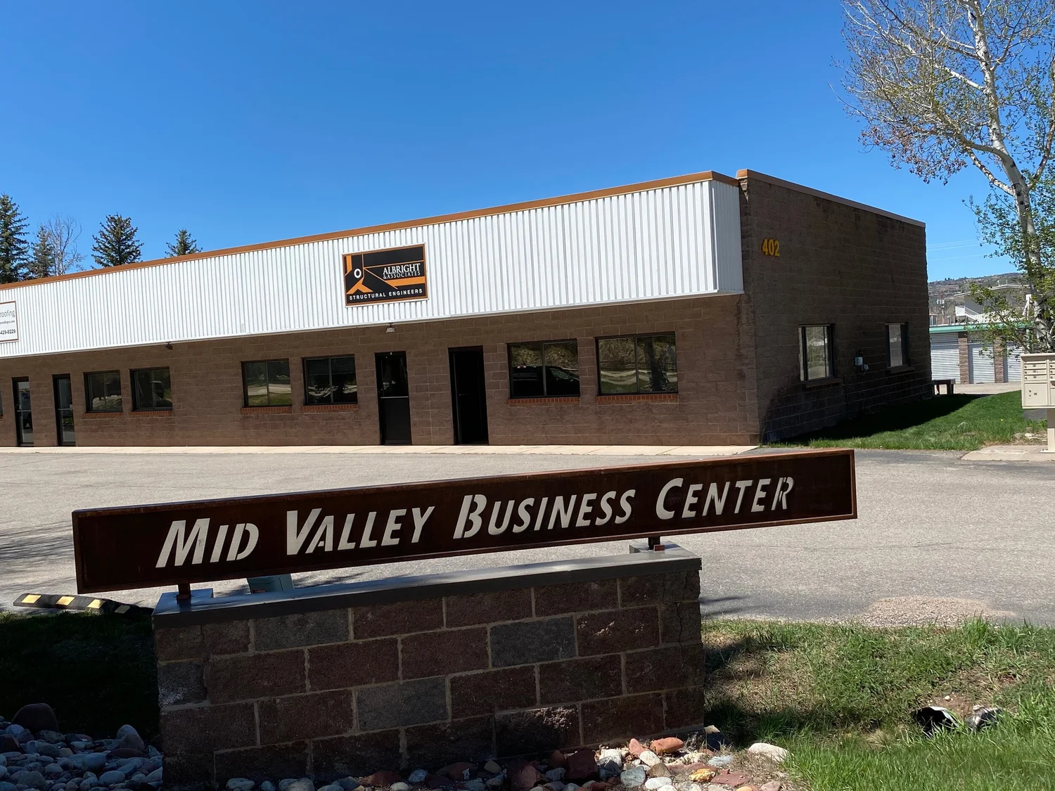 Mid Valley Business Center monument sign at the entrance to the mixed use property on Park Ave in Basalt, Colorado
